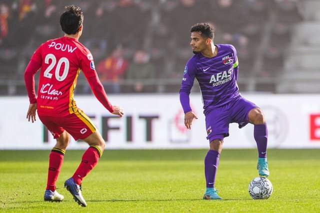 米切尔23分阿伦16+20 骑士力克魔术大比分2-0