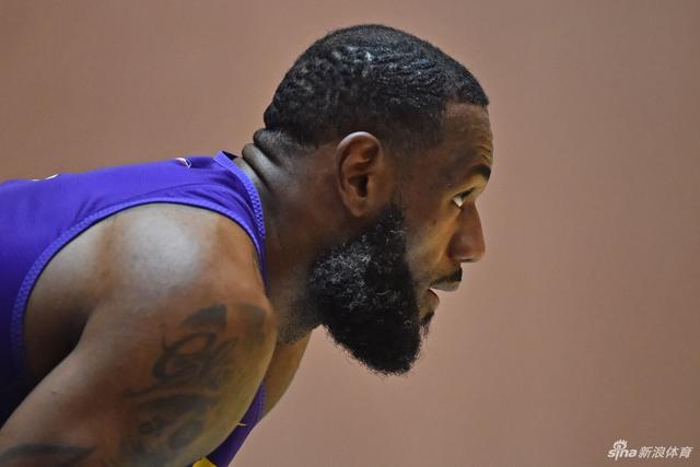 莱万：12年我跟弗格森说想加盟曼联